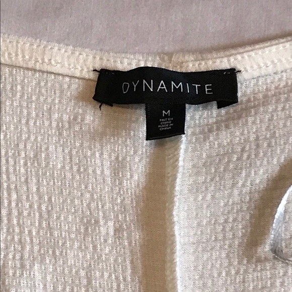 Textured off white dynamite top - Picture 3 of 3